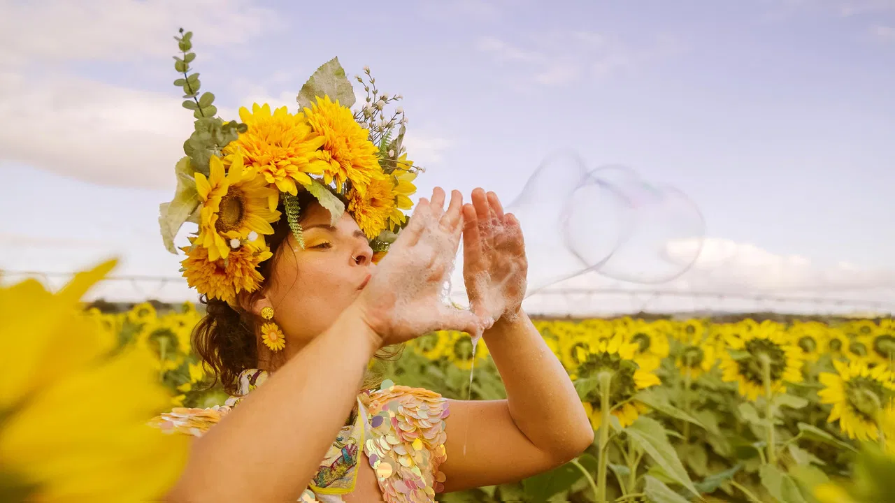 Growing Happiness backdrop