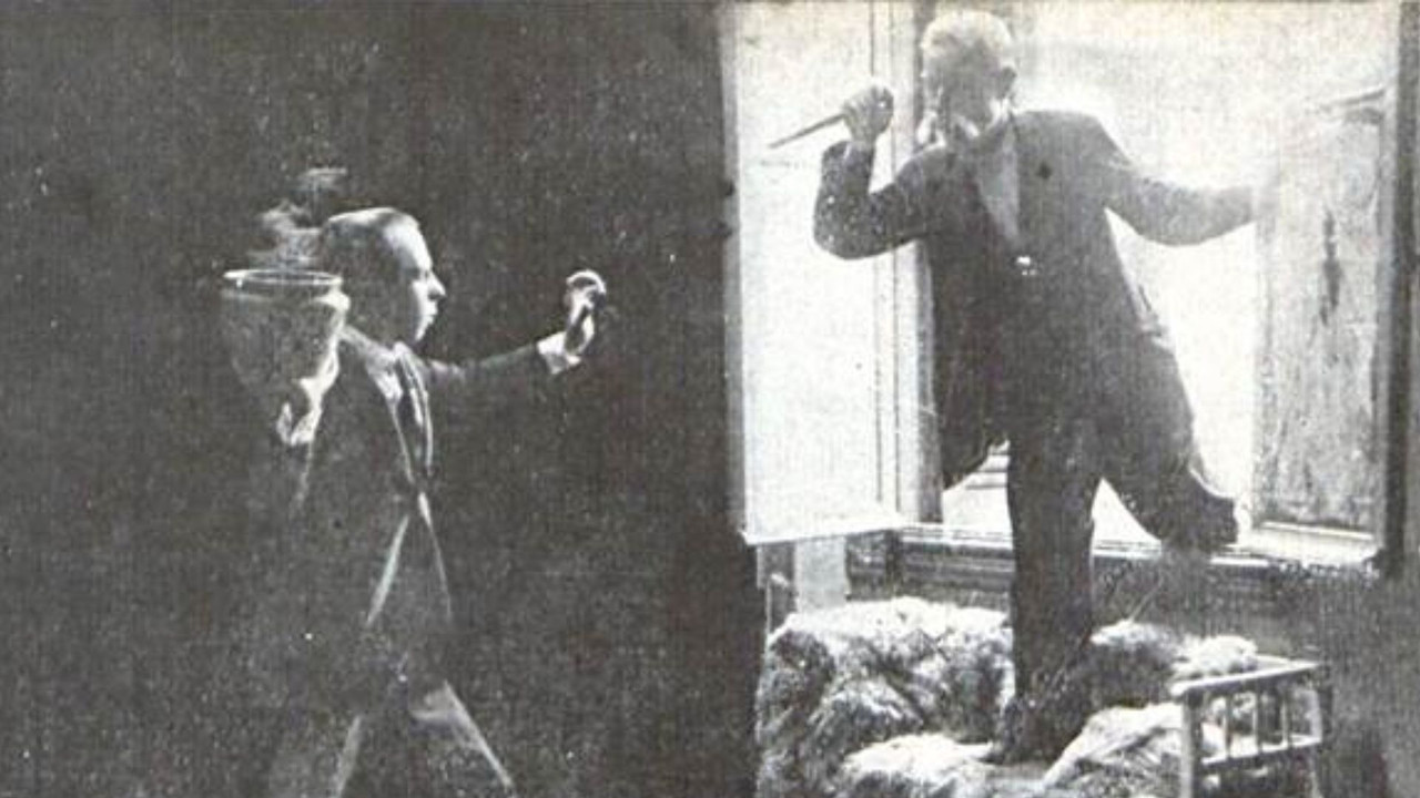 A Joia Maldita backdrop