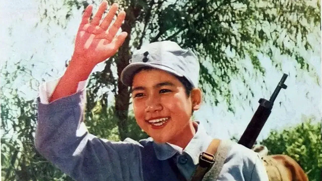 Huang he shao nian backdrop