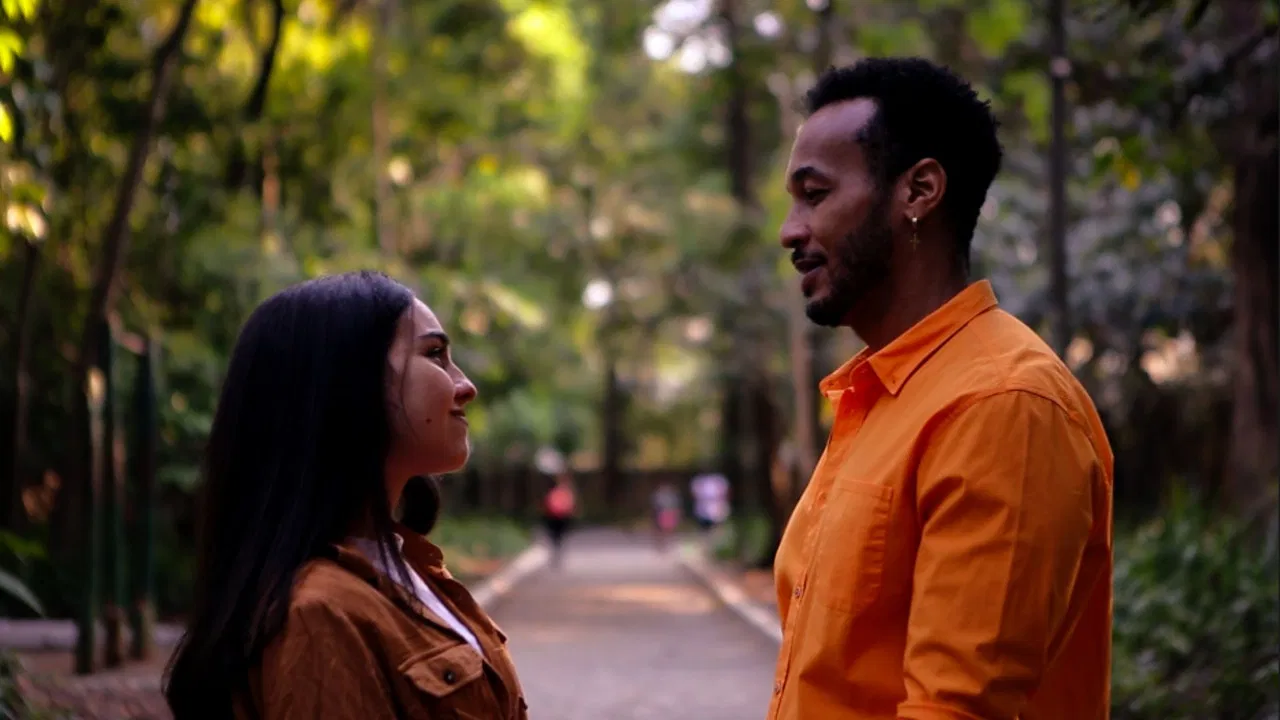 Entre Vidas backdrop