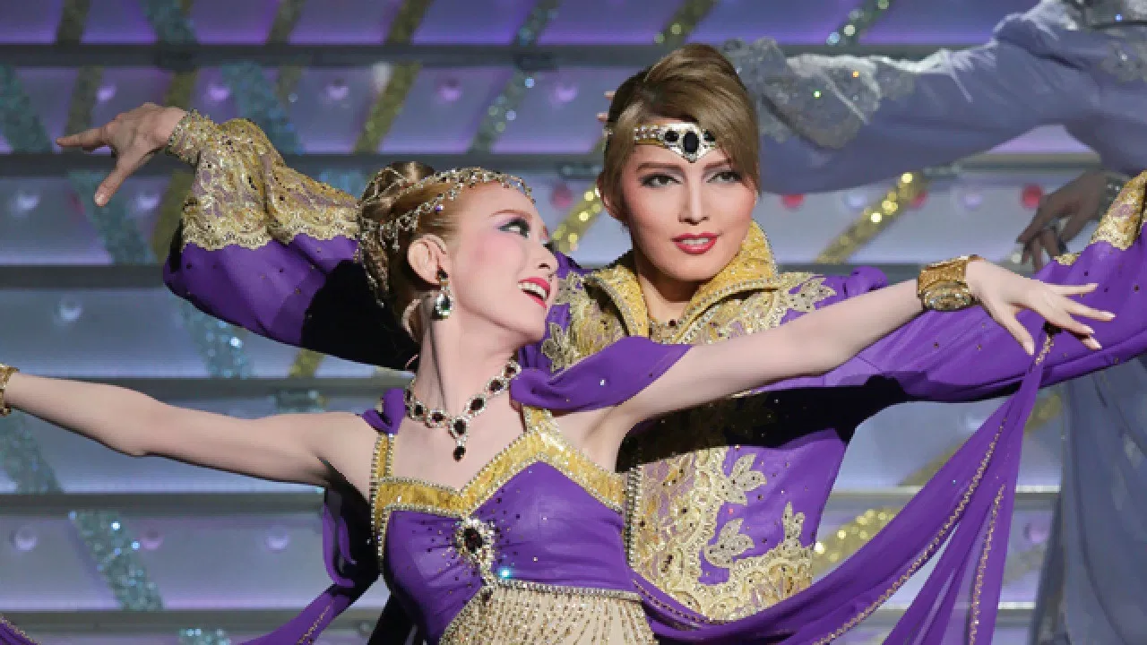 Valencian Passion / HOT EYES!! backdrop