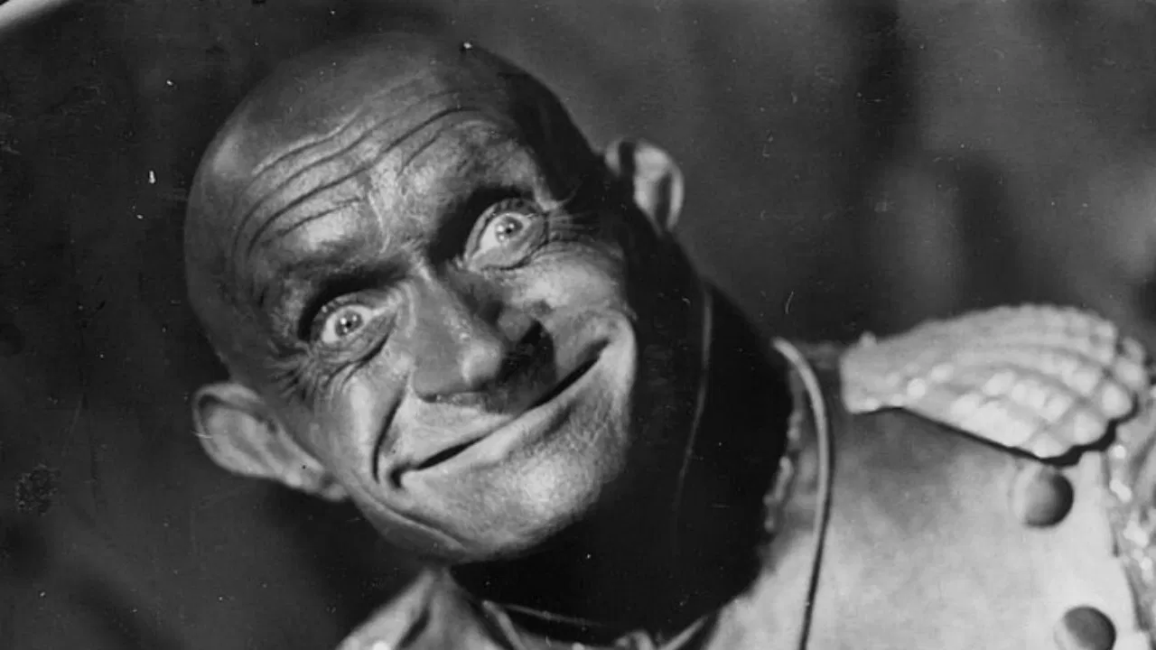 Georgiy Millyar backdrop