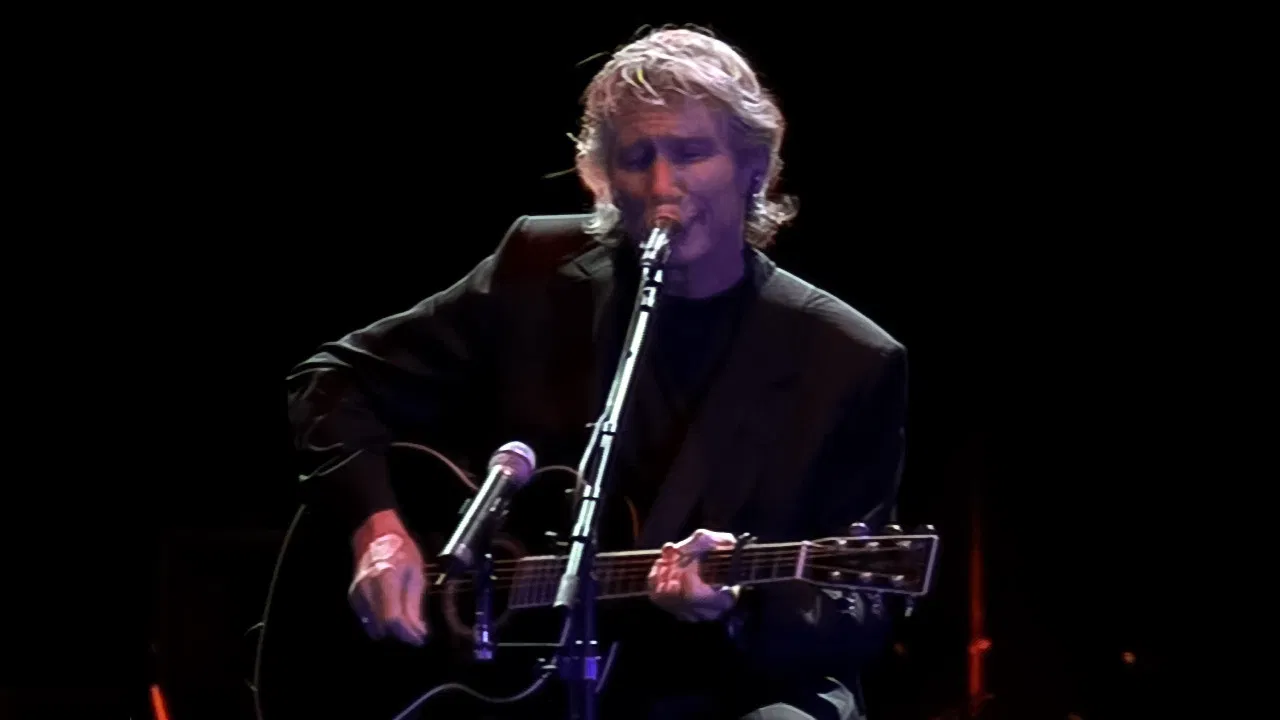 Roger Waters: Live at Rock in Rio Lisboa, 2006 backdrop