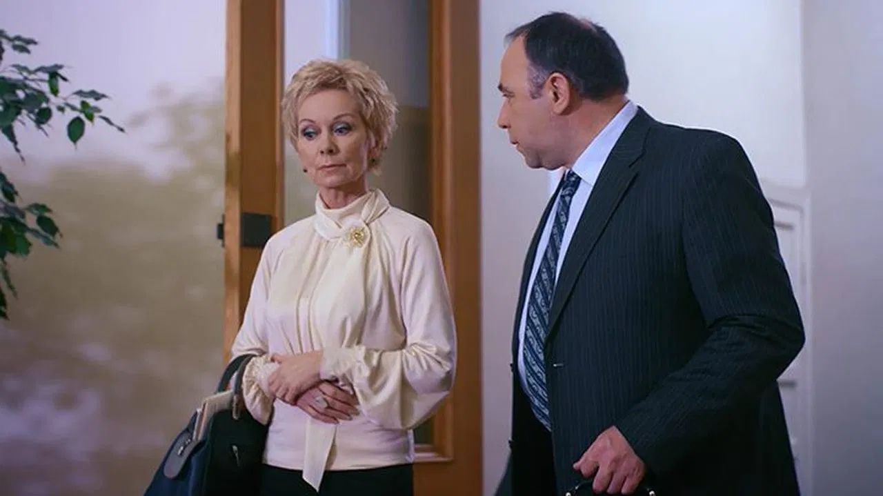 Приличная семья сдаст комнату backdrop