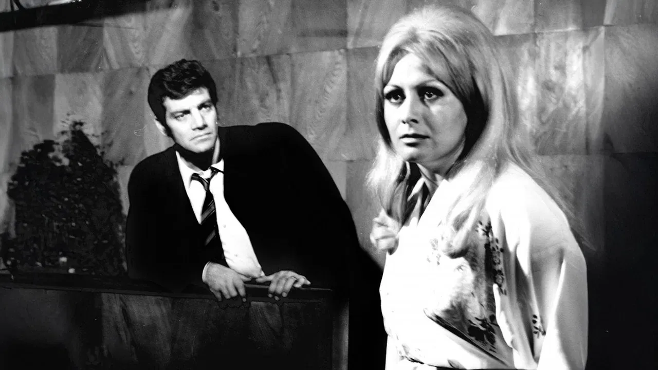 Ağlayan Bir Ömür backdrop