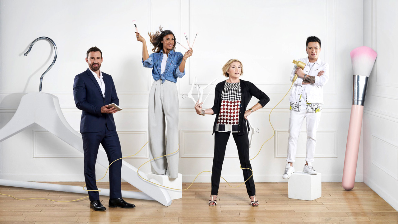 Incroyables Transformations backdrop