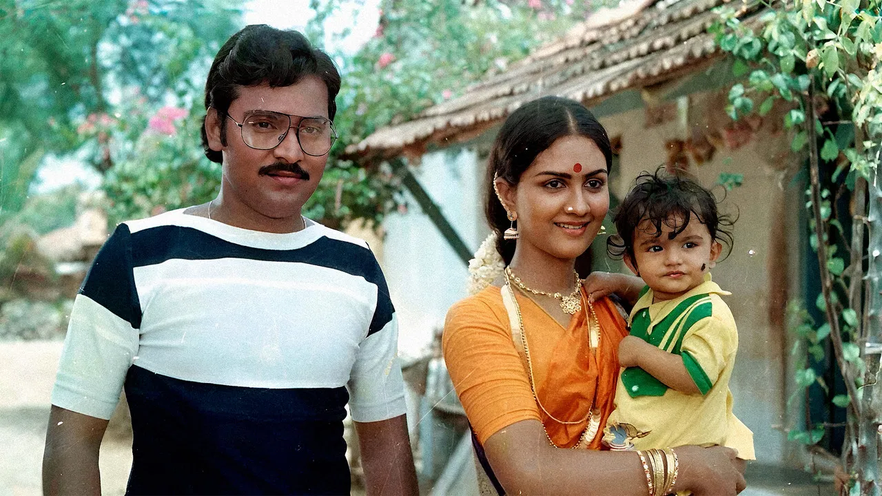 Munthanai Mudichu backdrop