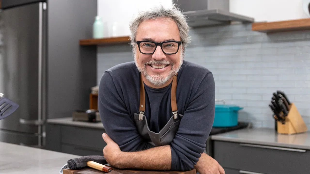 Curieux Bégin backdrop