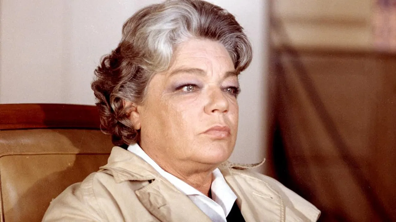 Madame le Juge backdrop