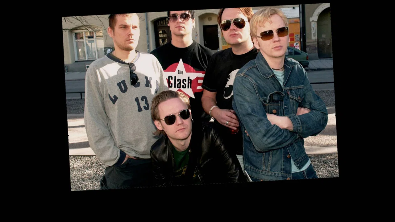 Så nära får ingen gå - ett år med Kent backdrop