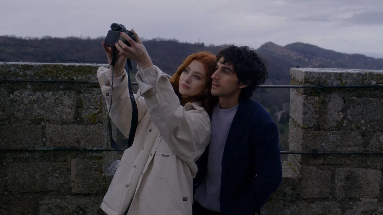 C'è un posto nel mondo backdrop