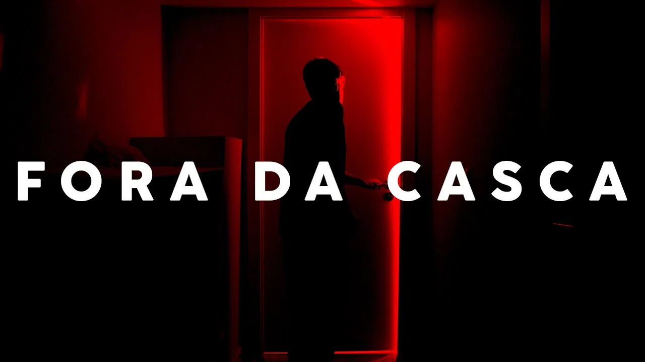 FORA DA CASCA backdrop