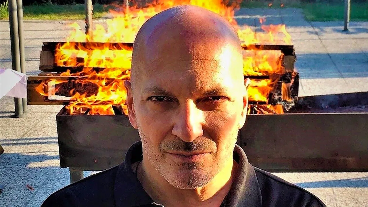 I'll Be Frank backdrop