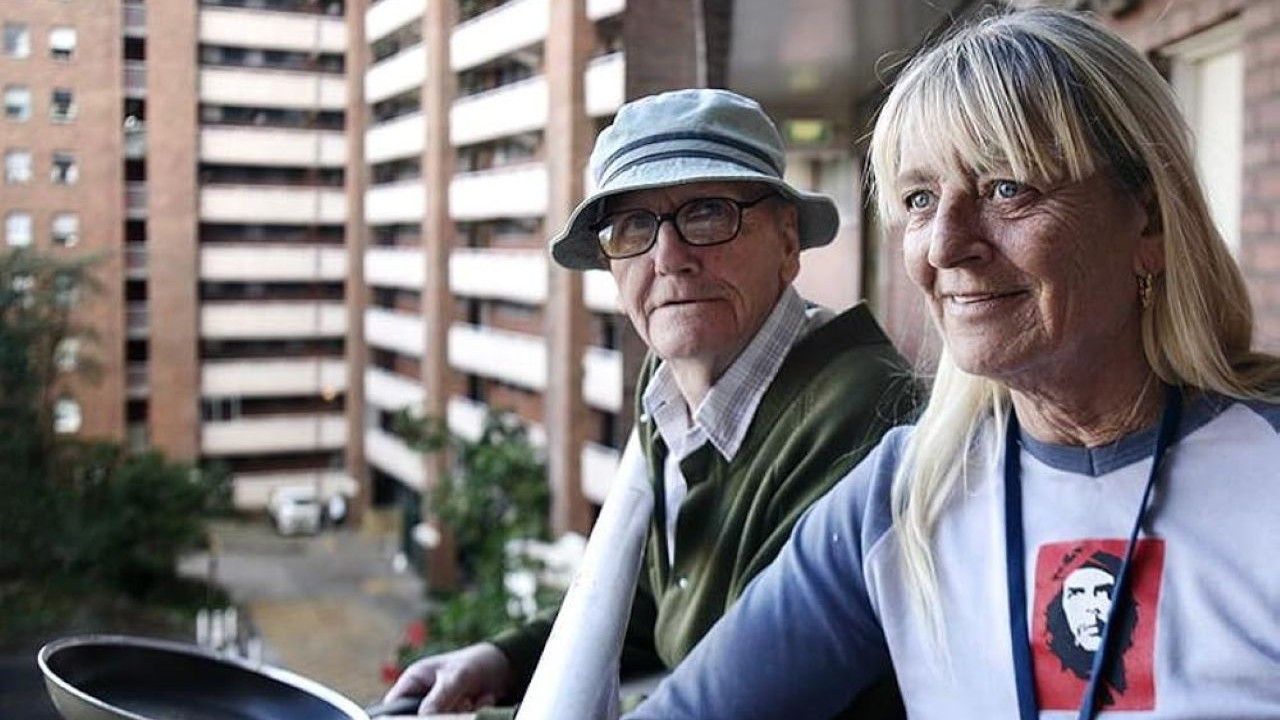 900 Neighbours backdrop