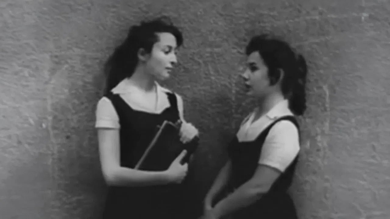 Üç Kızın Hikayesi backdrop