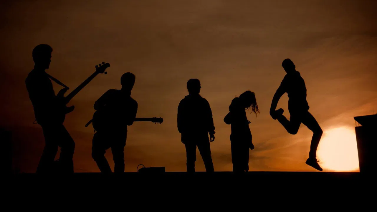 80000 Thoughts backdrop