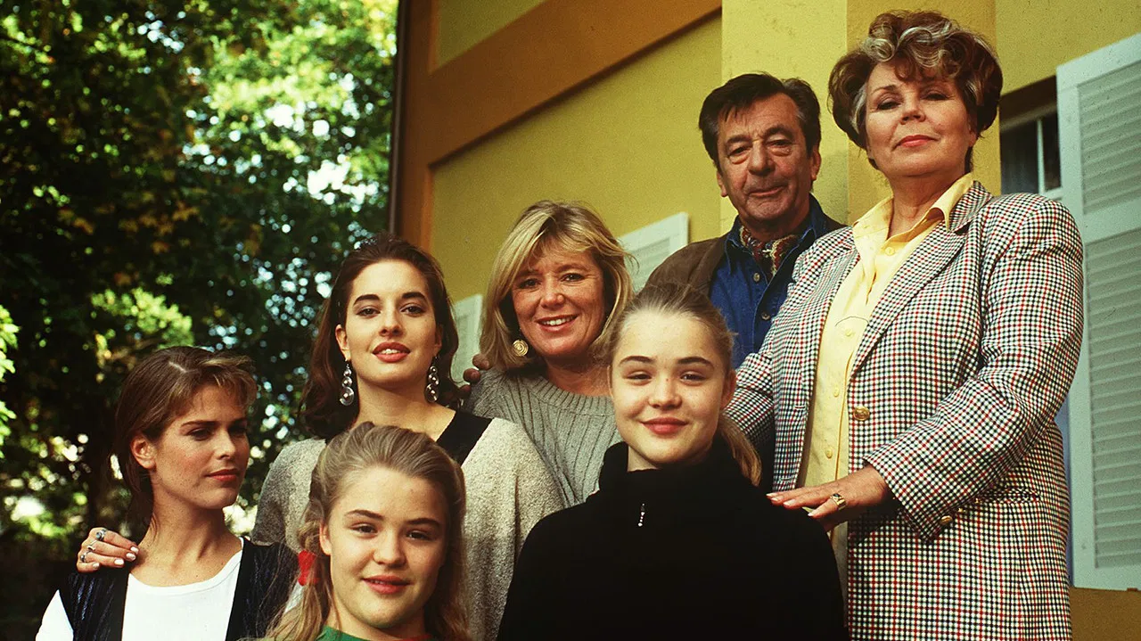 Alle meine Töchter backdrop