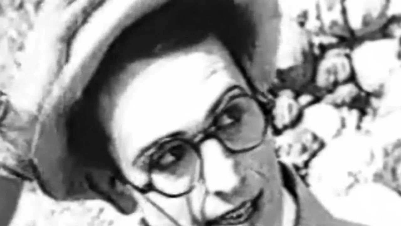 Nothing But Trouble backdrop