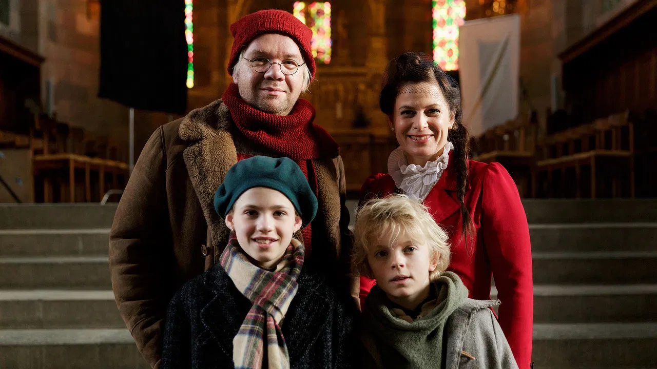 Emma og Julemanden - Jagten på Elverdronningens hjerte backdrop