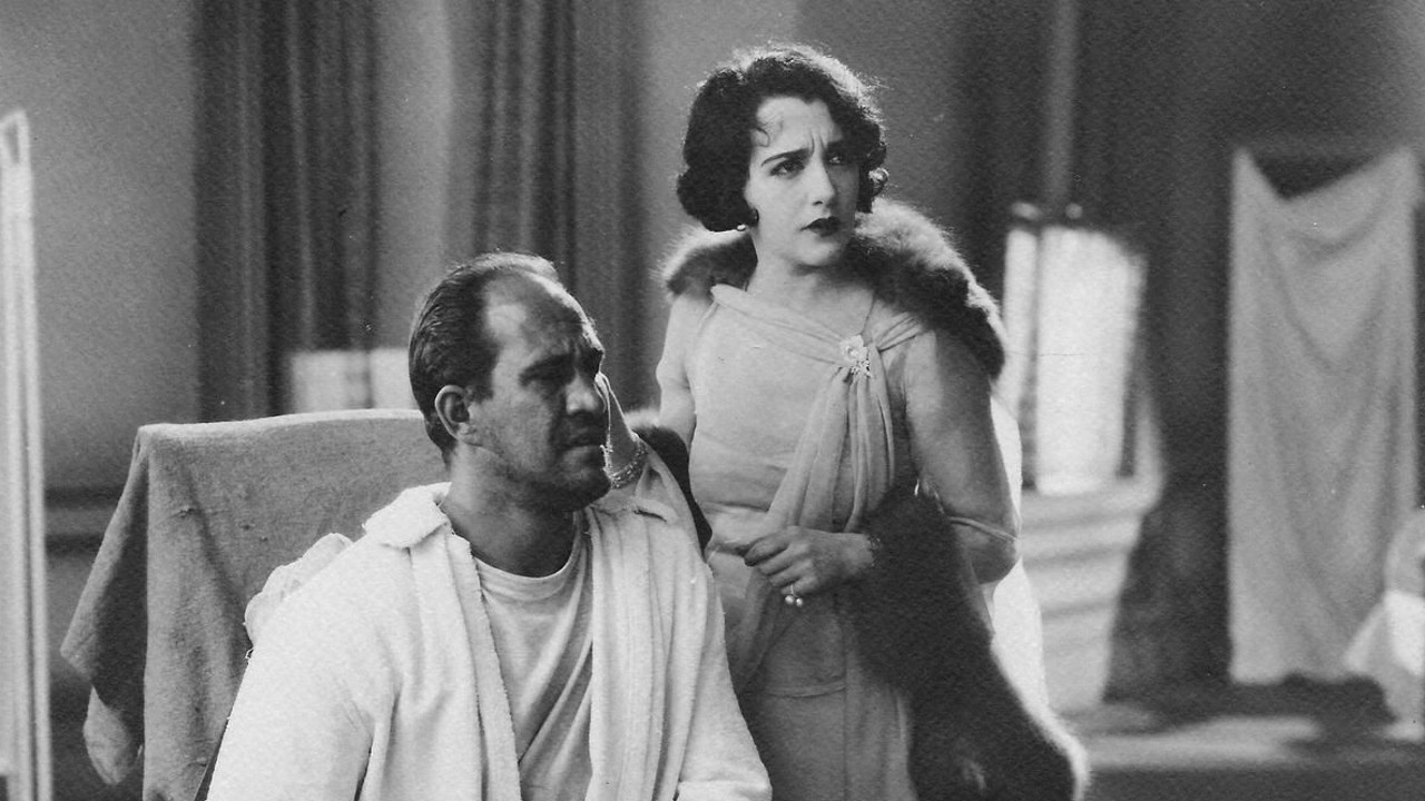 Feel My Pulse backdrop