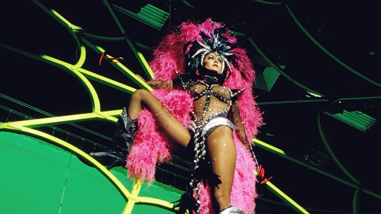 Lynda Carter: Encore! backdrop