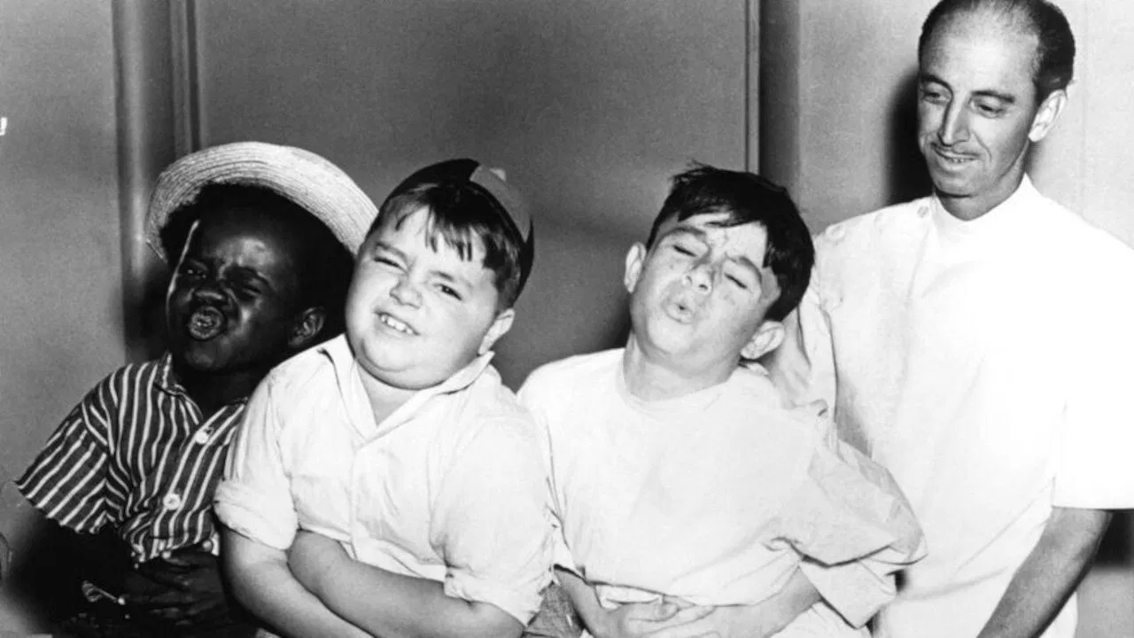 Men in Fright backdrop