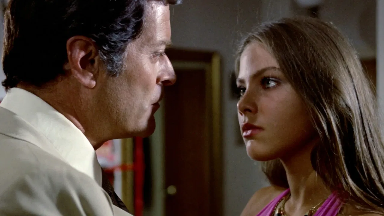 Una chica y un señor backdrop