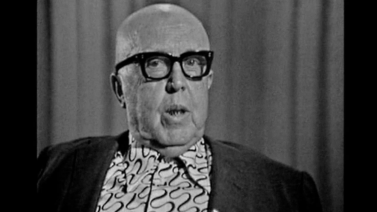 Enrique Herreros backdrop