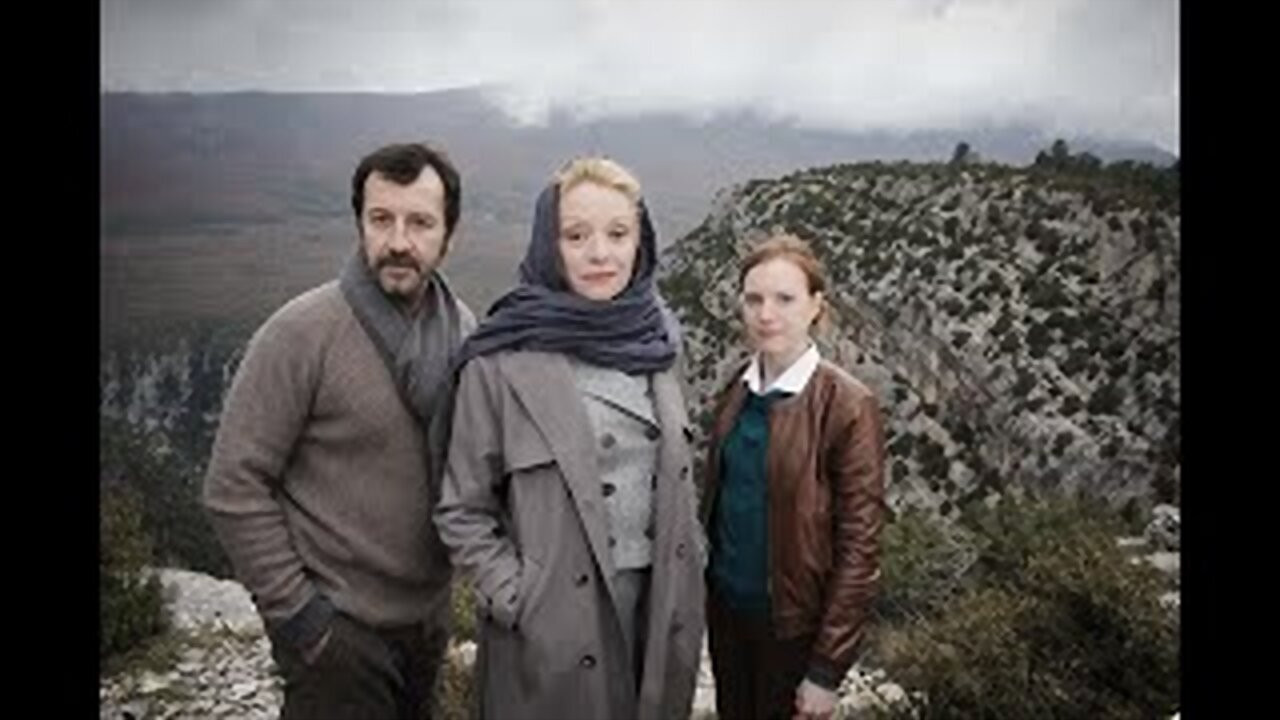 Les Trois Silences backdrop