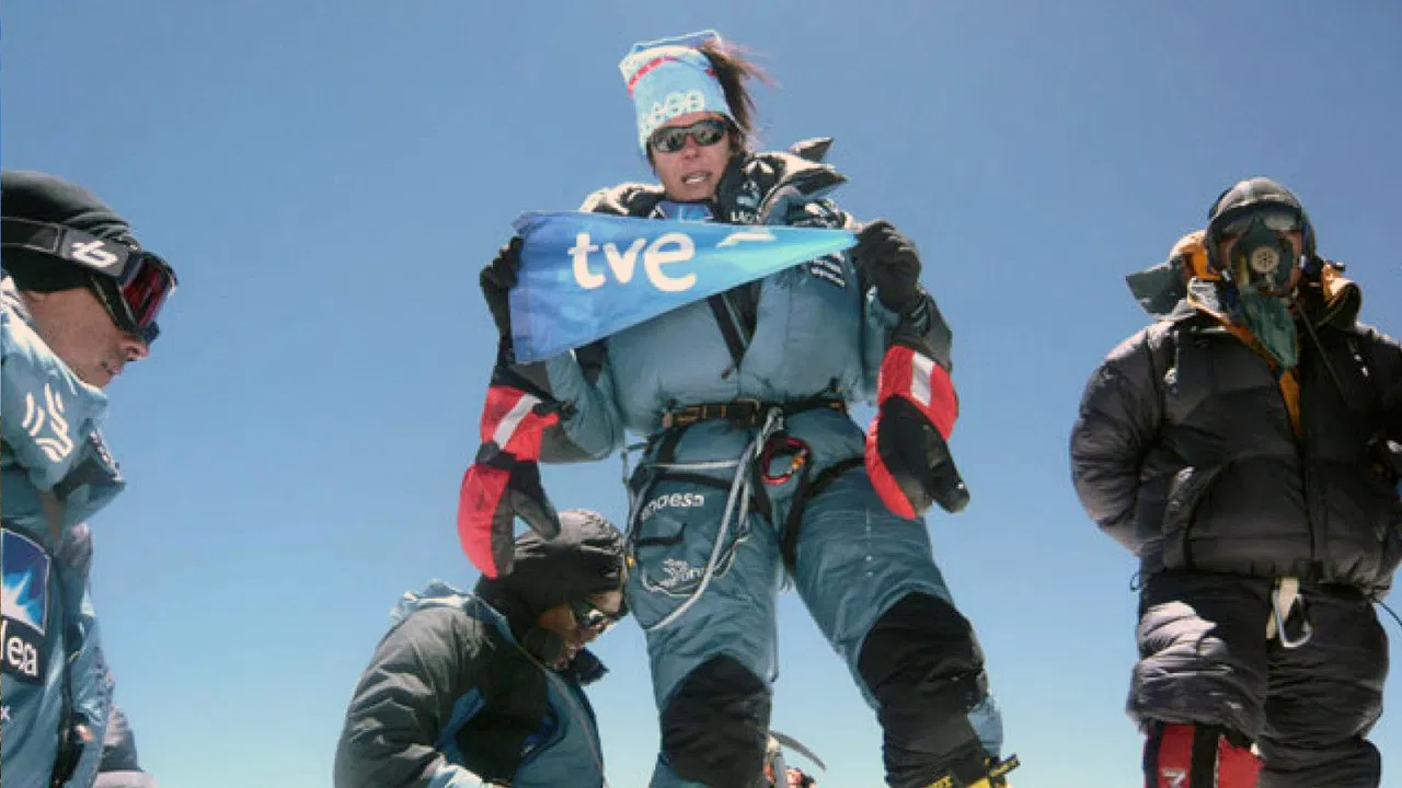 Al Filo De Lo Imposible backdrop