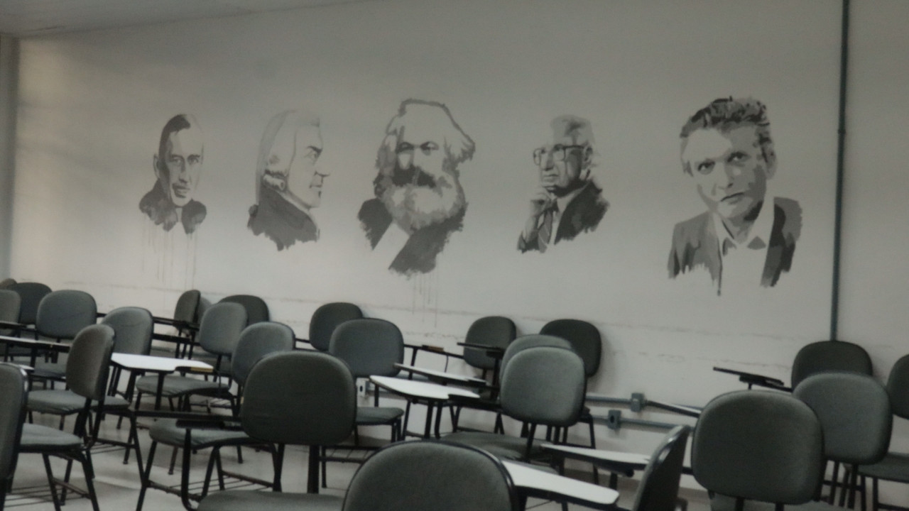 O que é economia? uma breve introdução backdrop