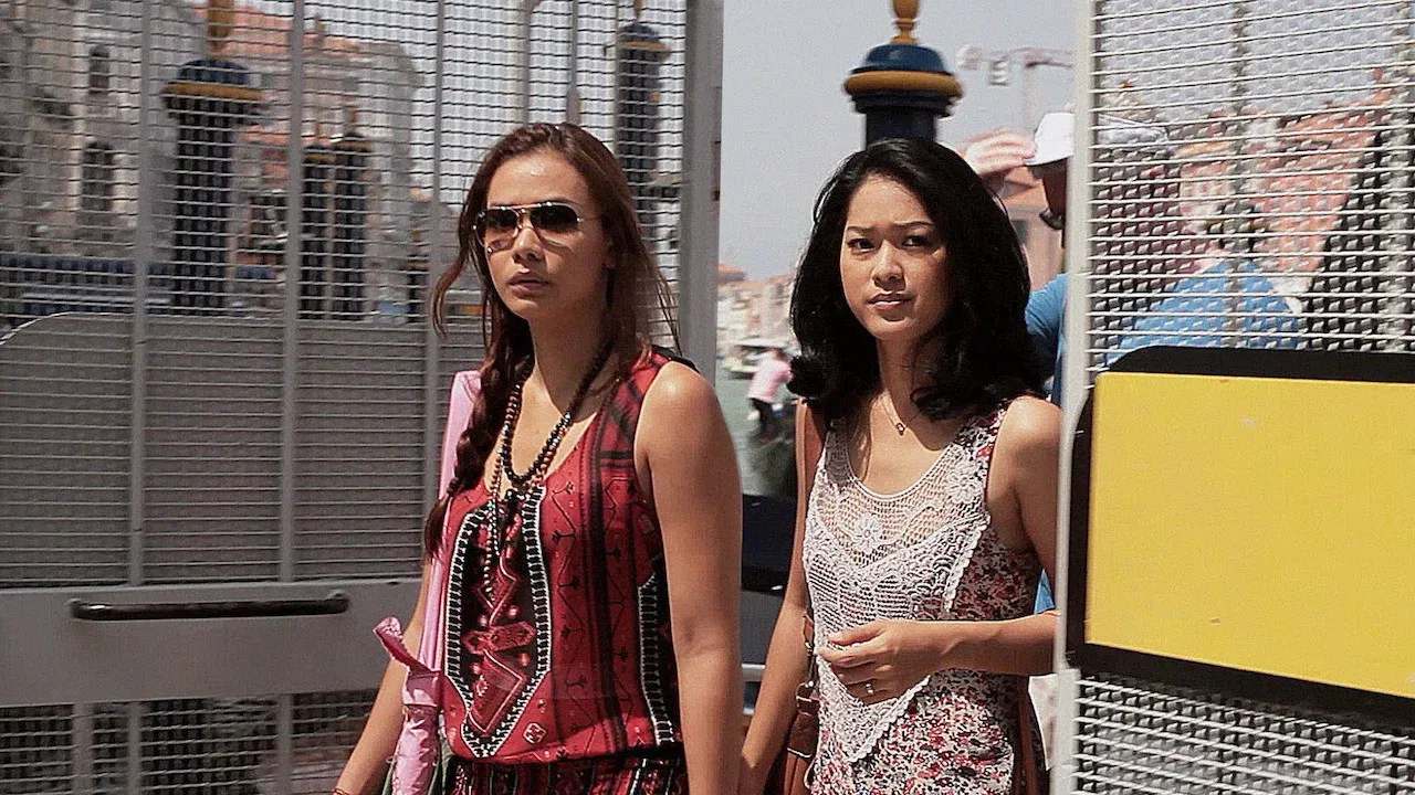 Laura & Marsha backdrop