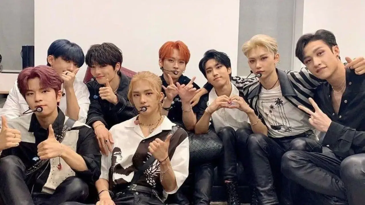 Stray Kids - BEHIND: KINGDOM - LEGENDARY WAR backdrop