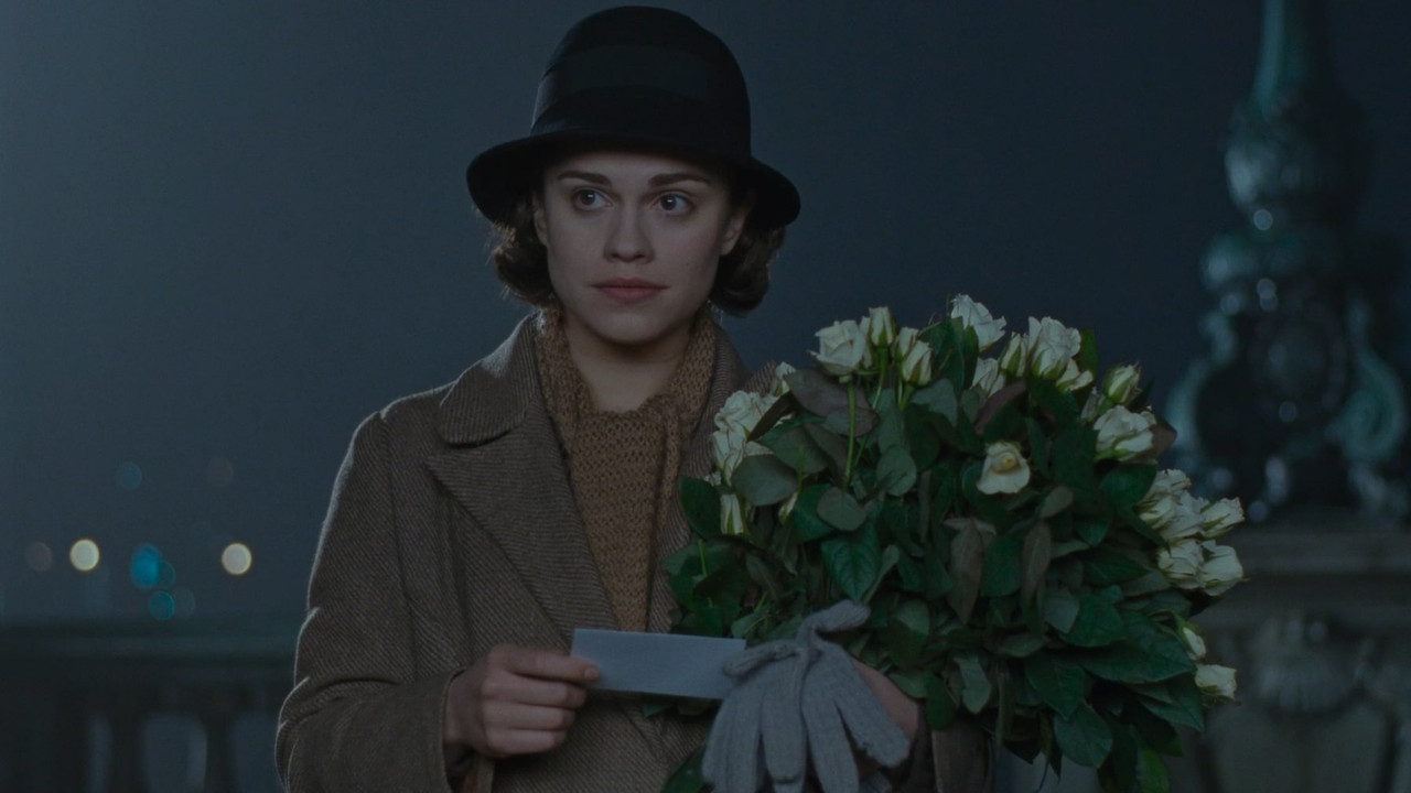 Le Roi de Paris backdrop