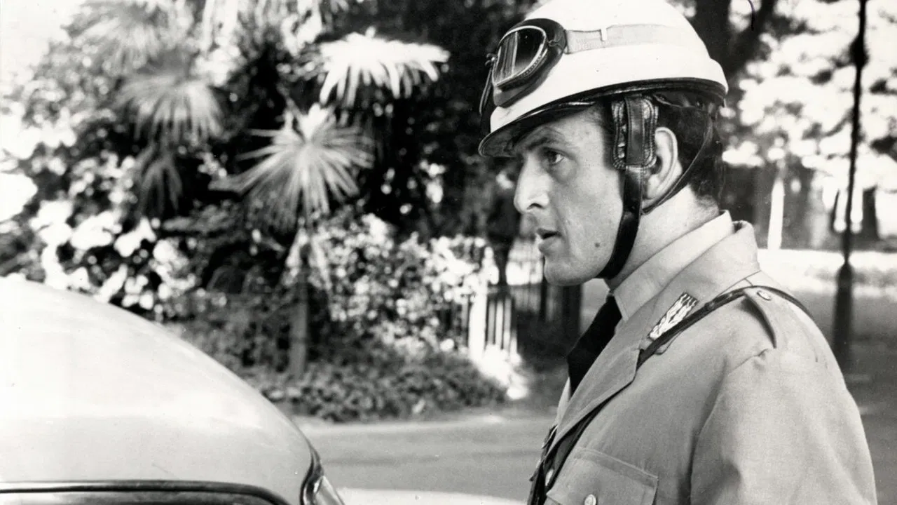 Vento, vento, portali via con te backdrop