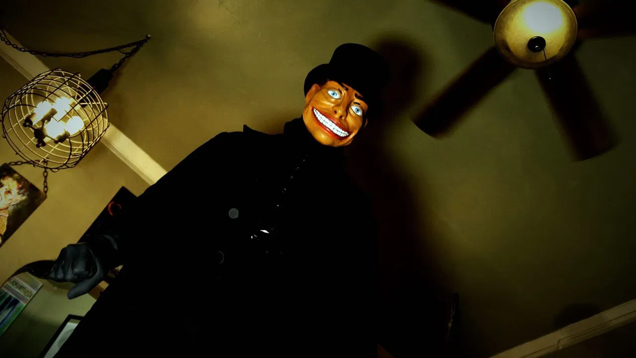 eVil Sublet backdrop