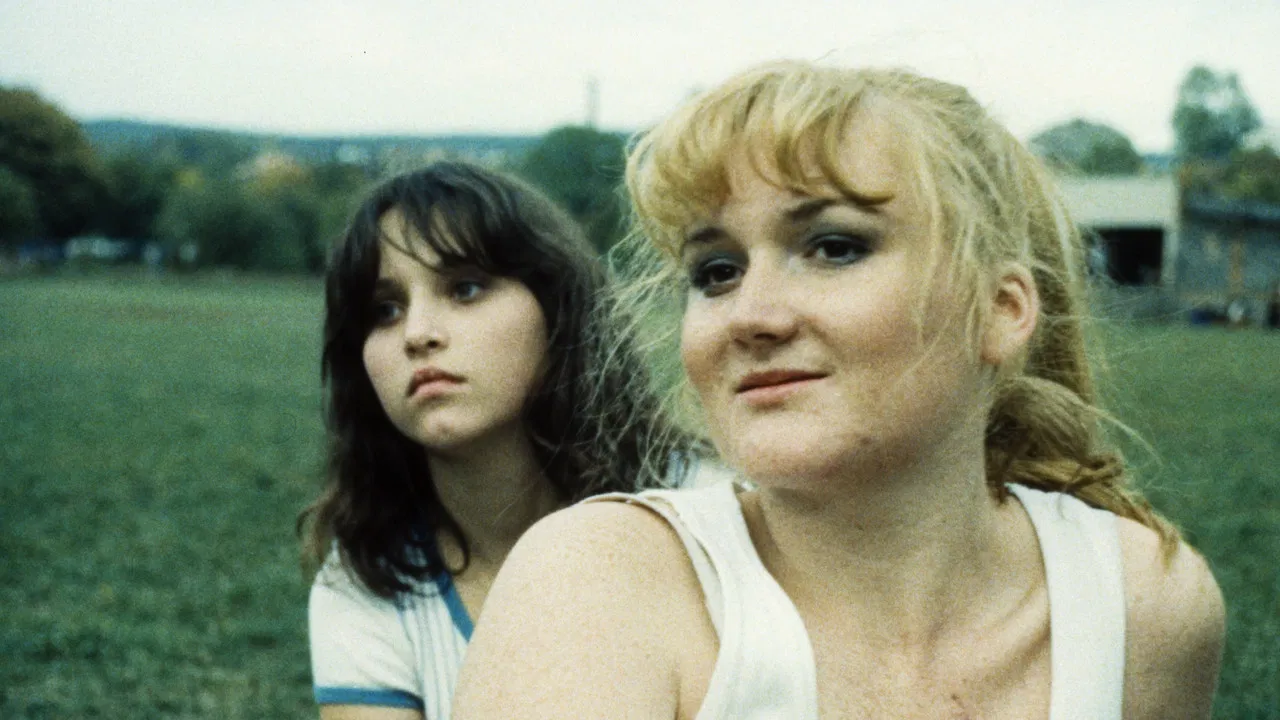 Džusový román backdrop