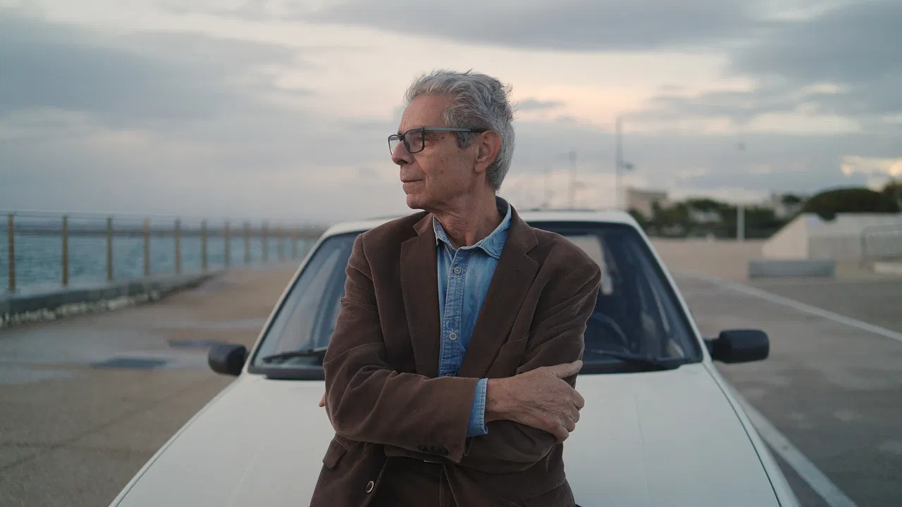 Uomini in Marcia backdrop