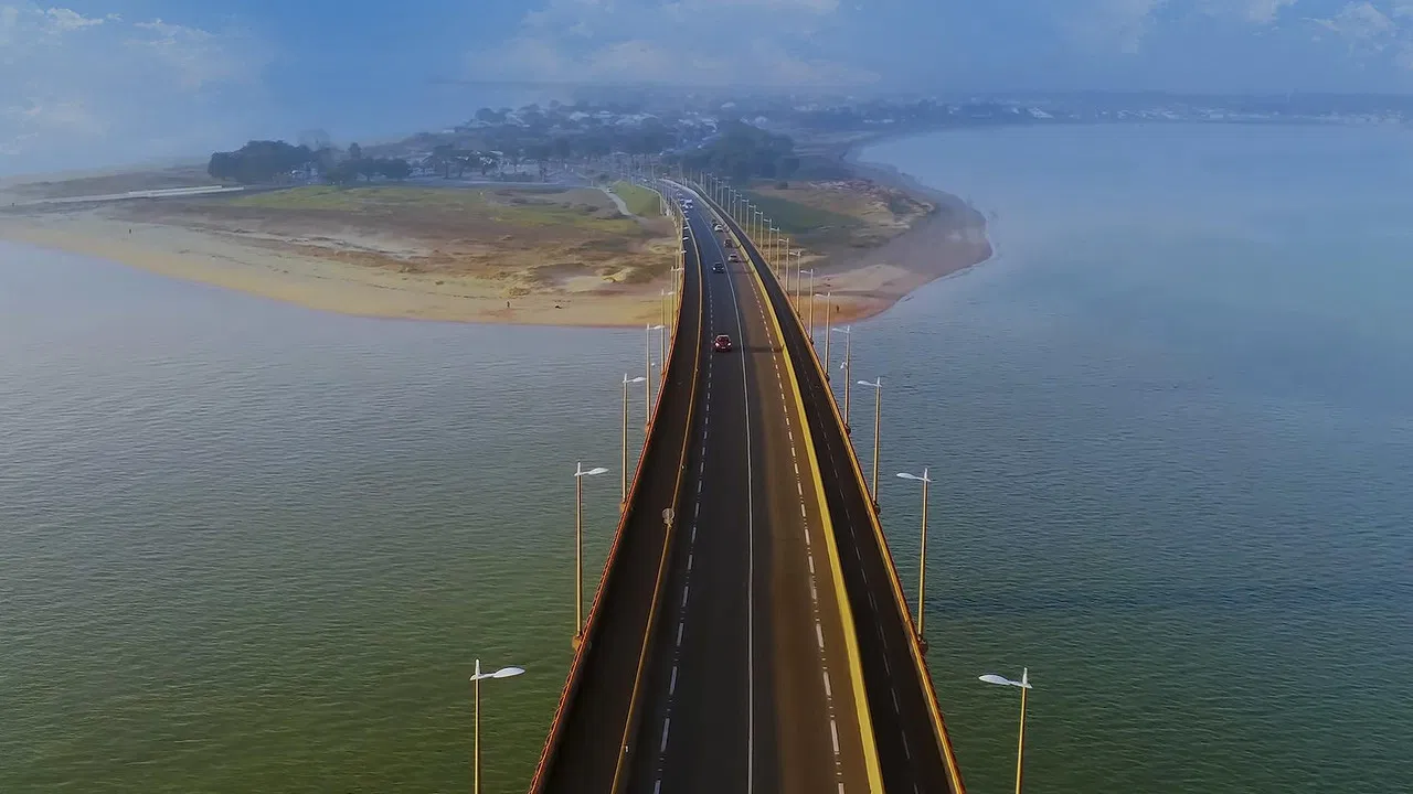 Ile de Ré : Le Pont de tous les records backdrop