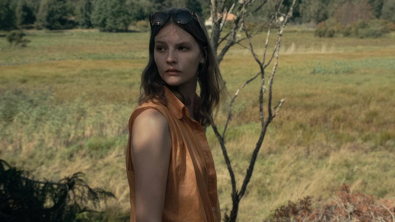 Summer House backdrop