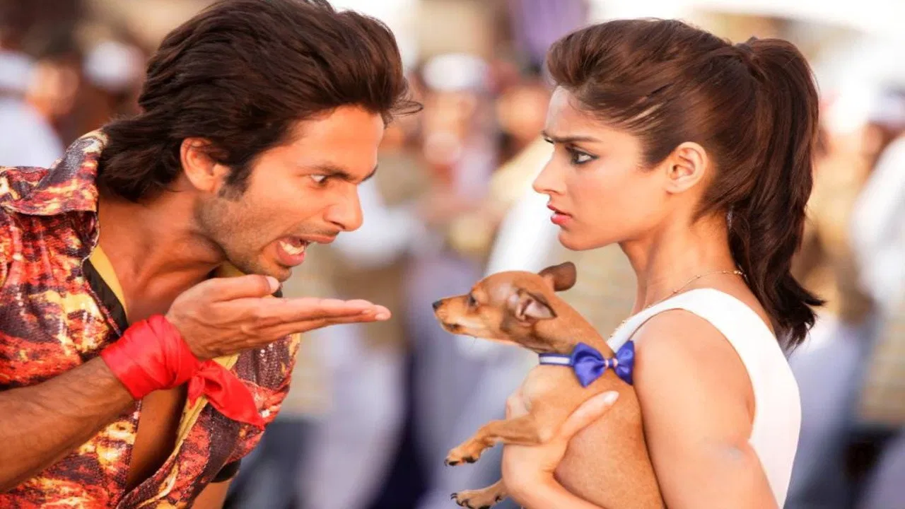 Phata Poster Nikhla Hero backdrop