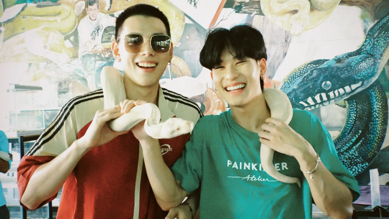 OUROAD CLOSEFRiEND backdrop