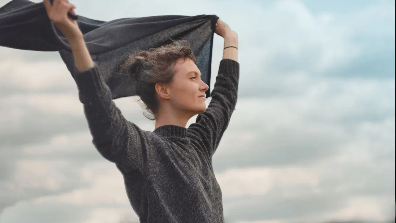 Et si tu m’entends backdrop