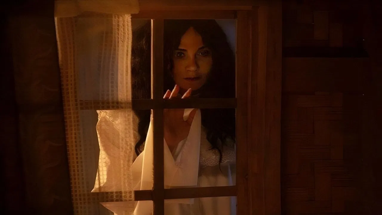 Suzzanna: Kliwon Friday Night backdrop