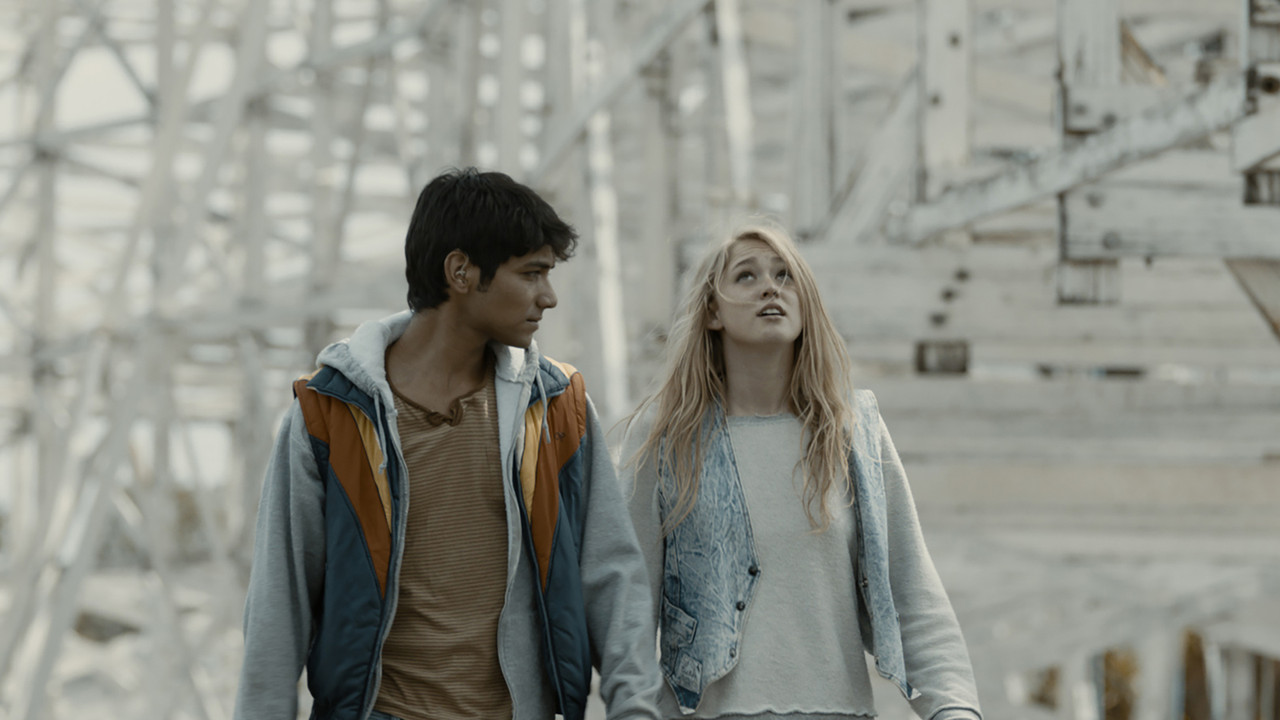 I Hate Love backdrop