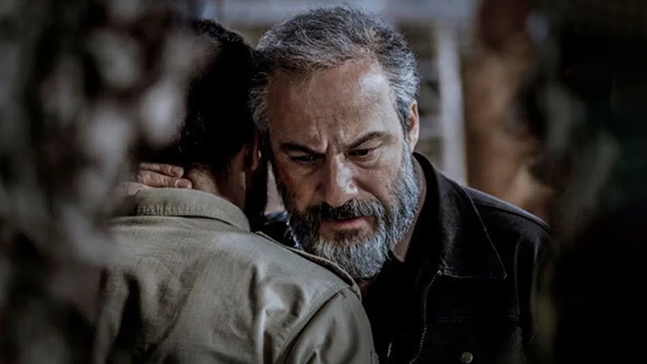 Watching This Movie Is a Crime! backdrop