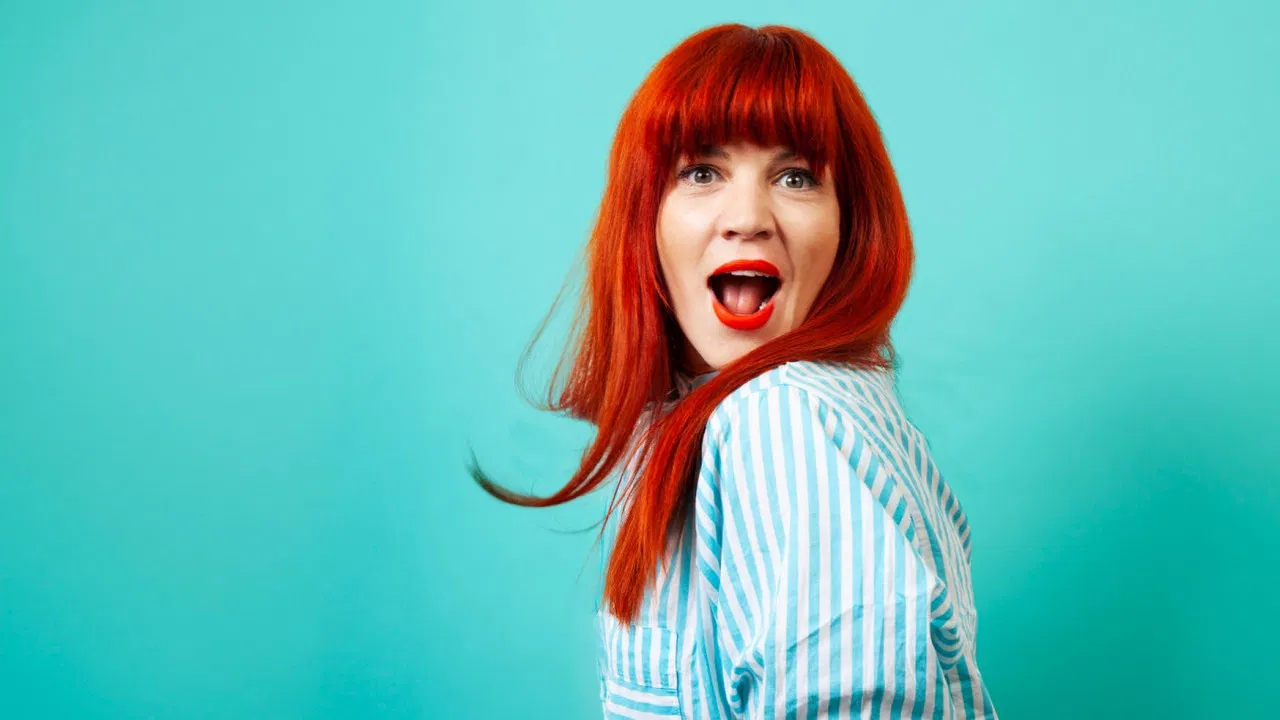 Bron Lewis - Obviously backdrop