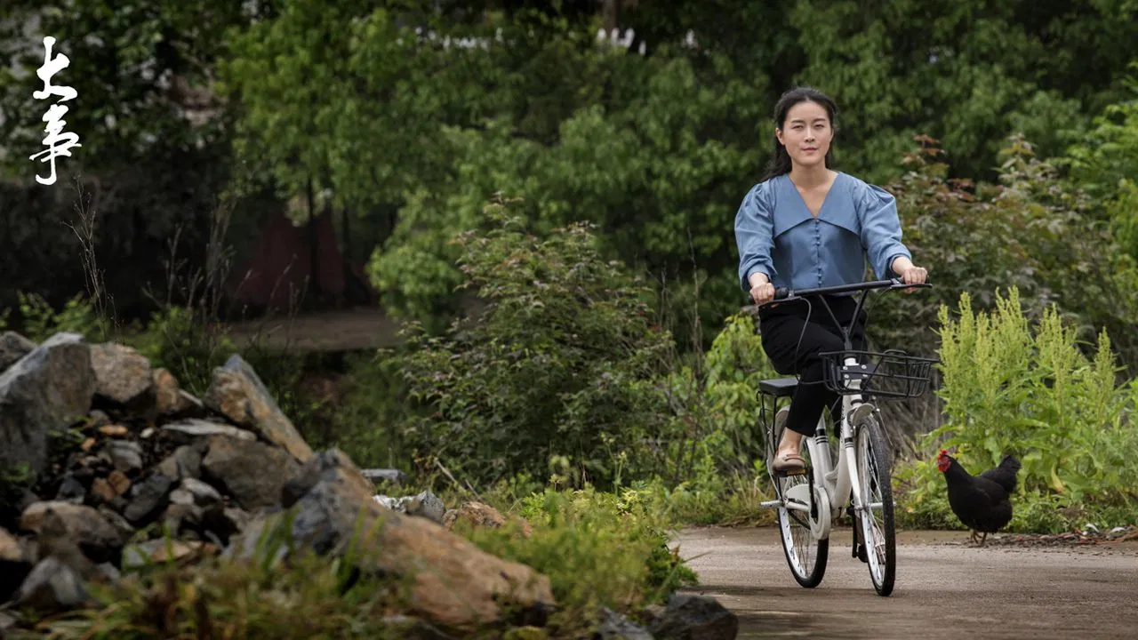 The Big Thing backdrop