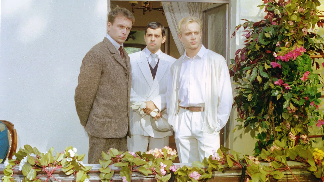 Glory and Glory backdrop