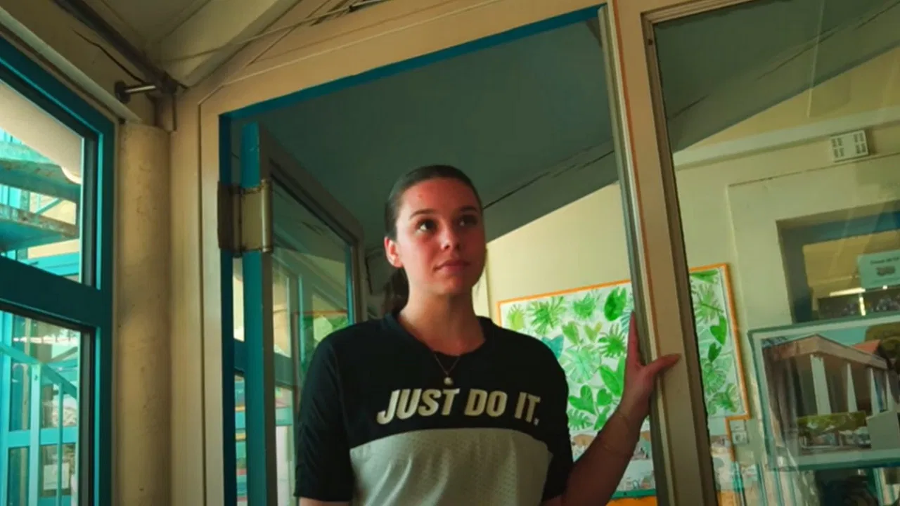 Retour Interieur backdrop